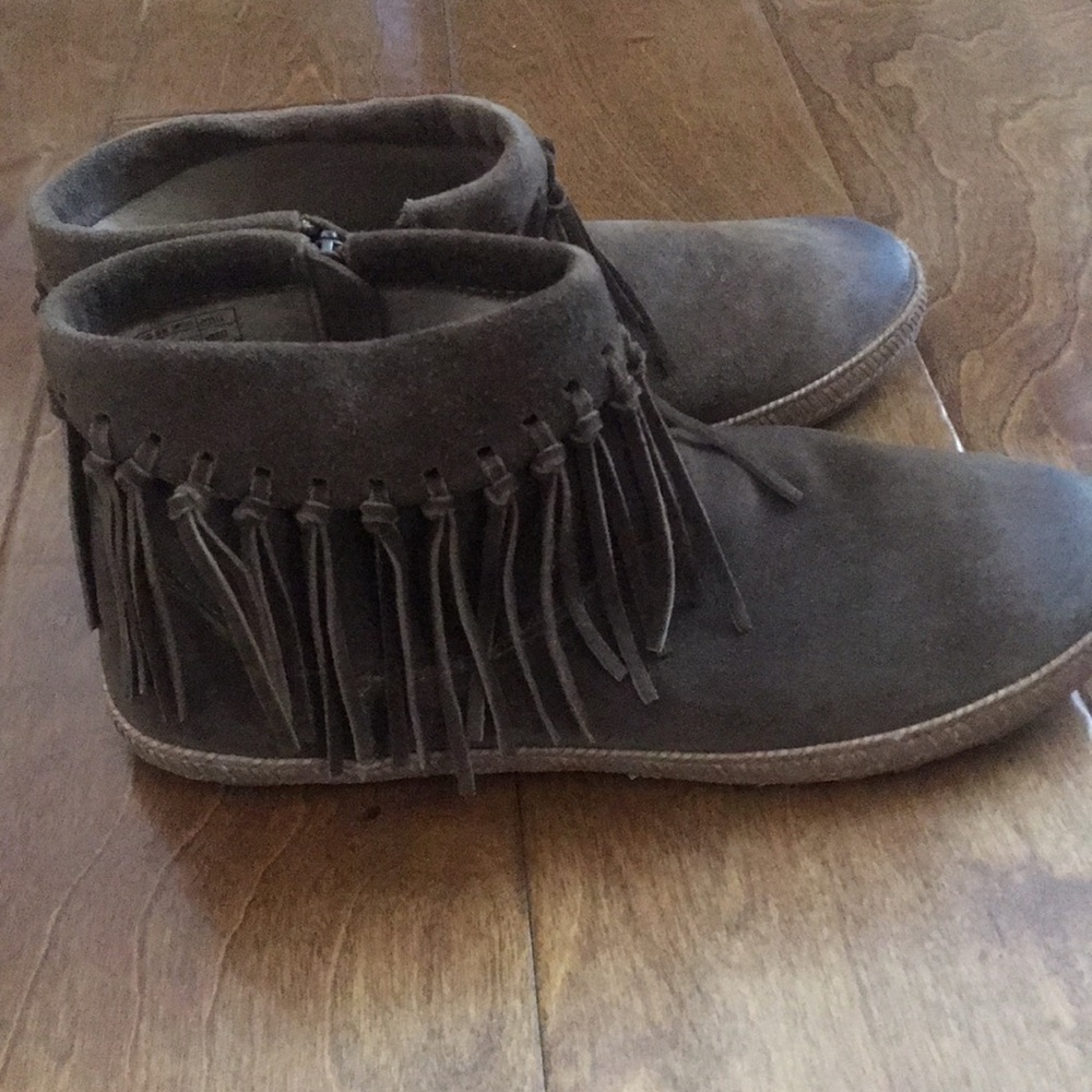 Ugg moccasins size 10